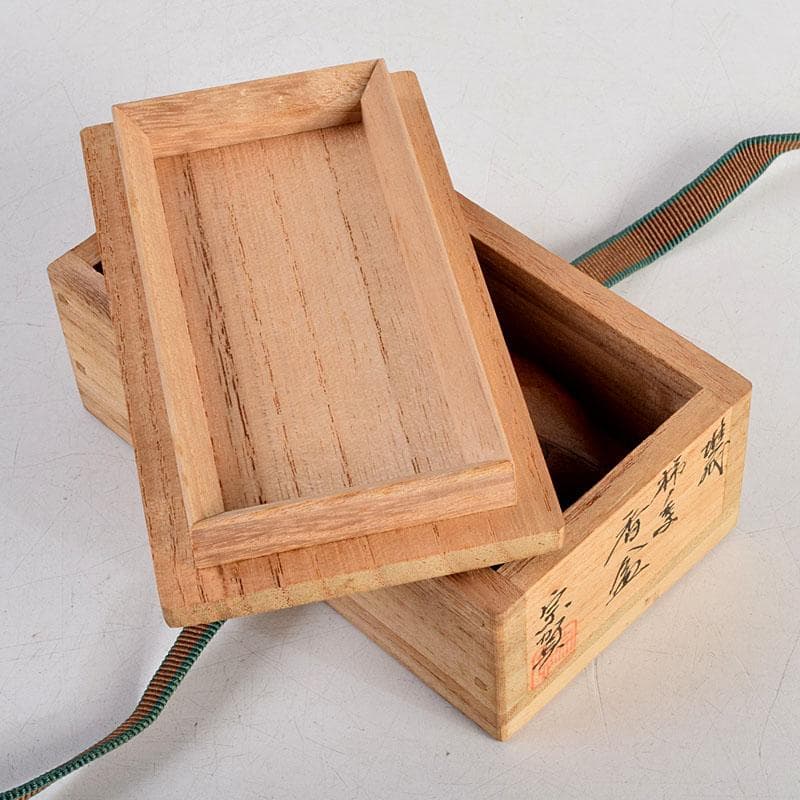 茶道具　塗師　新井宗賀作　乾漆　柿の葉香合　共箱　V　8833