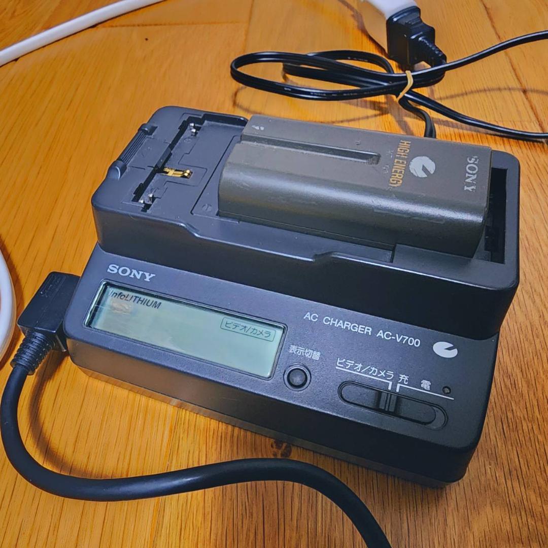 【動作確認済】希少 SONY 高画質 Hi8 ビデオカメラ CCD-SC65