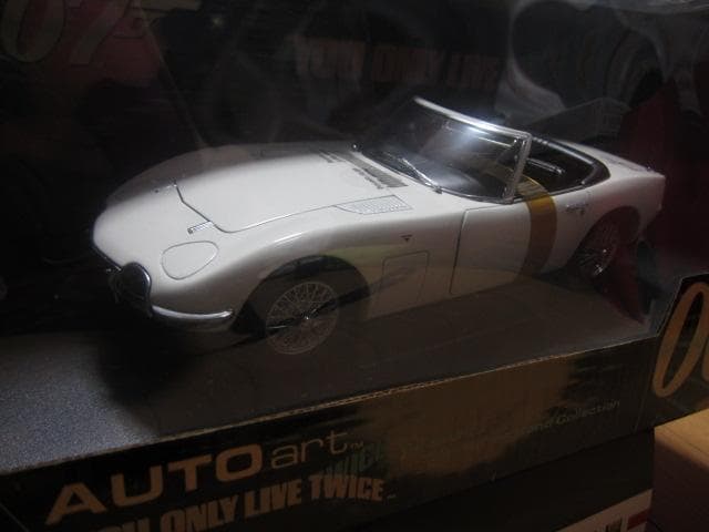 ミニカー AUTOart 007 TOYOTA2000GT Only Live Twice