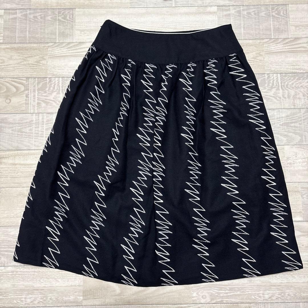 サリースコット　刺繍スカート　新品タグ付き　極美品　大きめサイズ