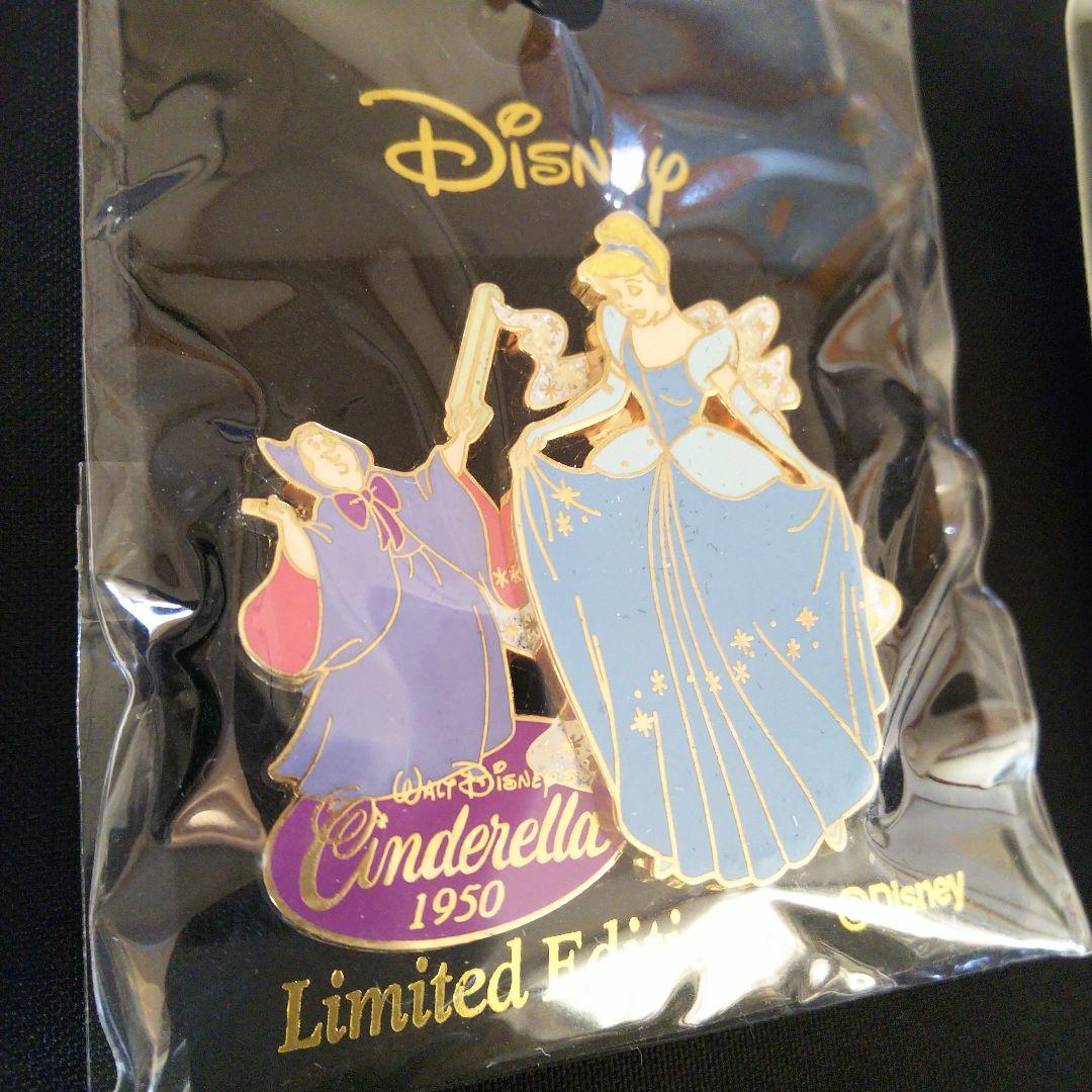 Disney Mall Exclusive シンデレラ ピンバッジ 限定版200 - メルカリ