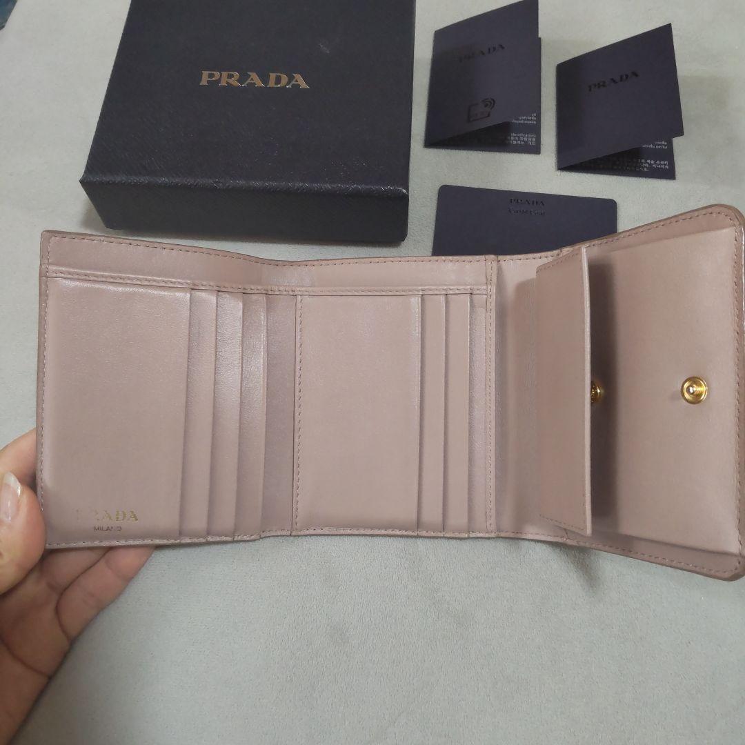 【あり】正規品 美品！PRADA プラダ 三つ折財布 ベージュ 1年間使用