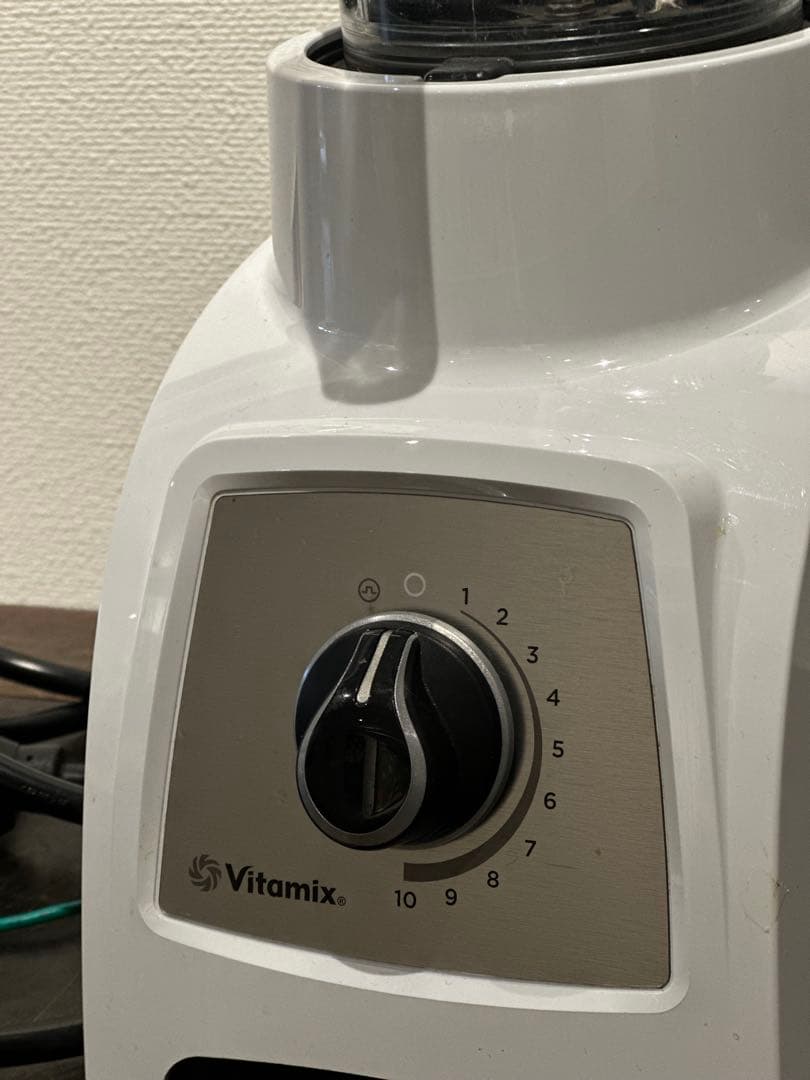 Vitamix ブレンダー ホワイト VM0182 - メルカリ