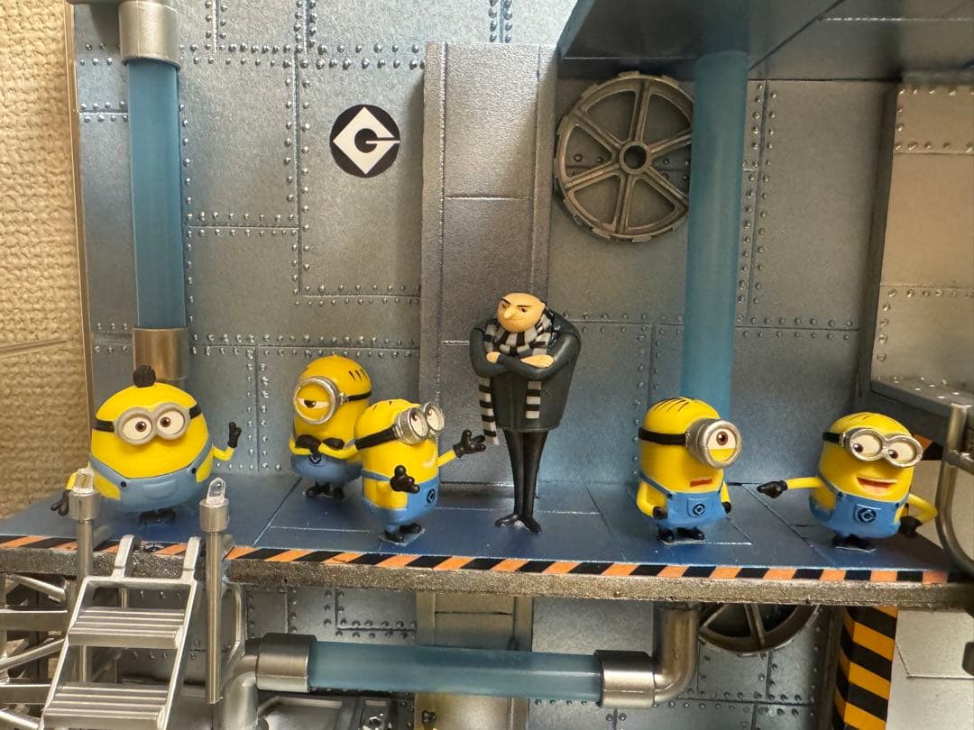 ミニオンズ　ジオラマ　『ミニオン工場』 ミニオン44体＋グルー1体