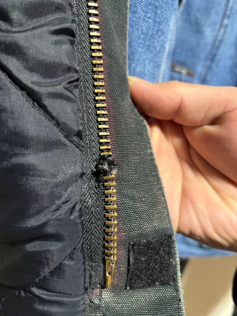 カーハート 企業ロゴ デトロイトジャケット 刺繍ロゴ コーデュロイ アースカラー