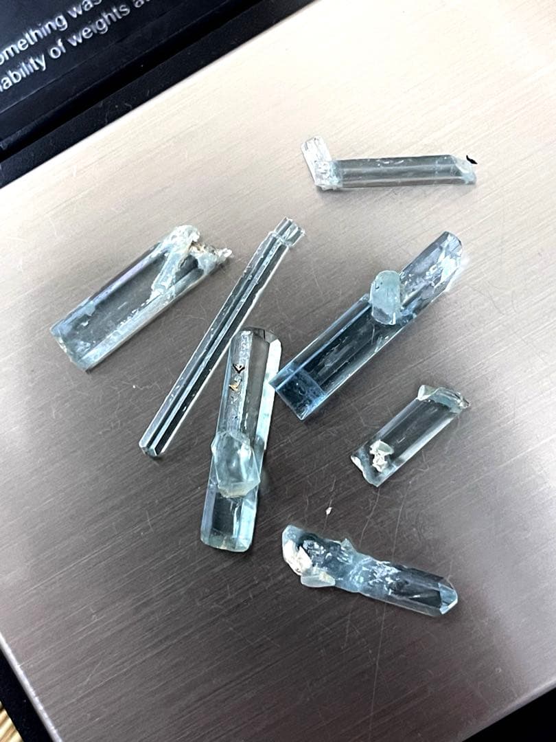 天然アクアマリン原石ロット - 結晶美と透明感 203.25ct ベトナム産