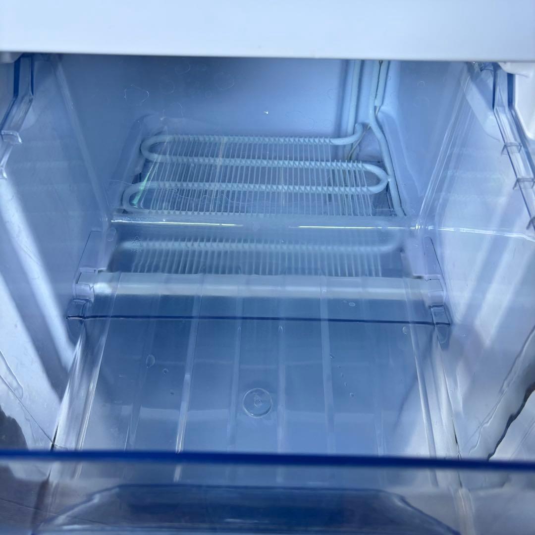 IRIS OHYAMA ノンフロン冷凍庫 IUSD-6B-W 60L