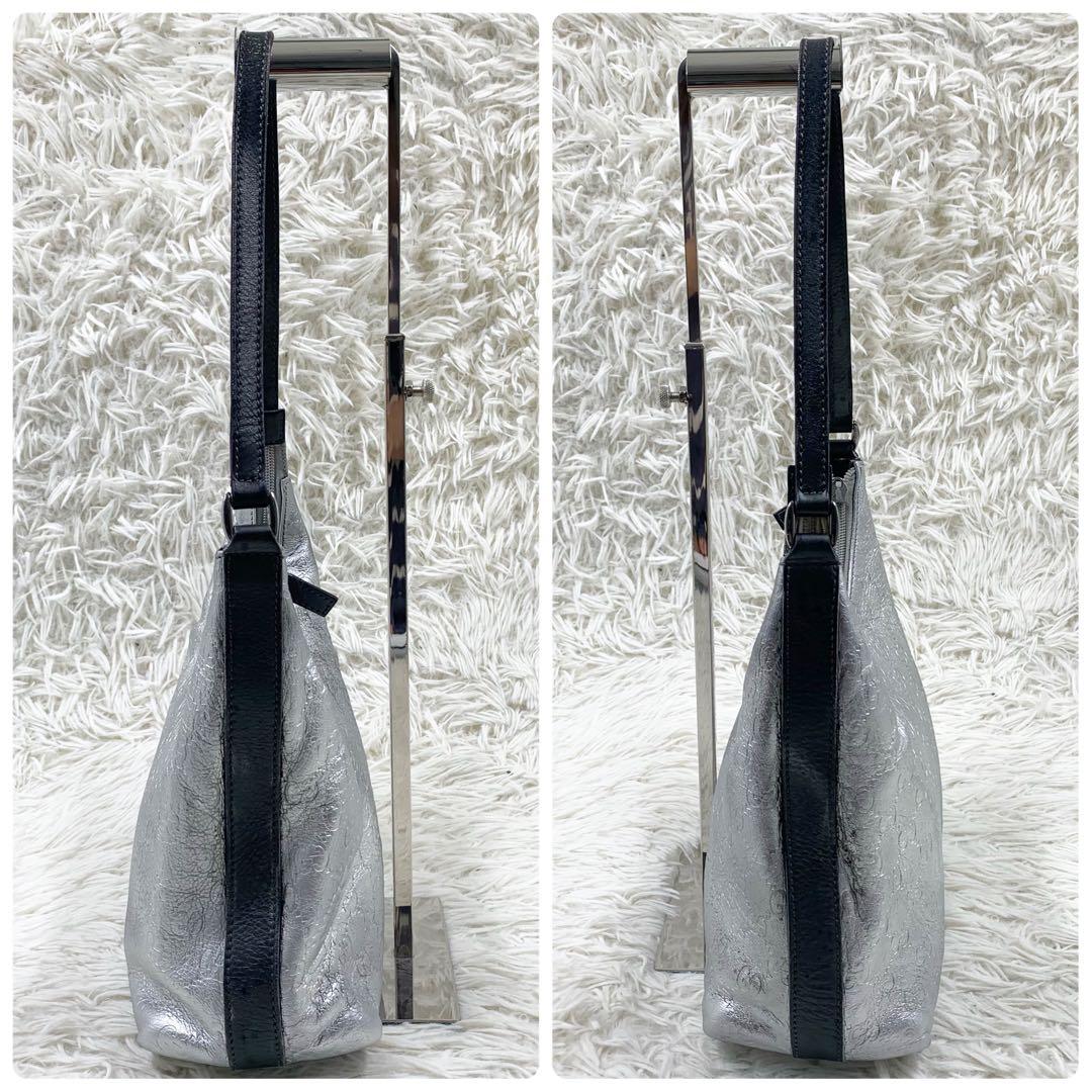 ま*ー様 【✨美品✨】 グッチ ワンショルダーバッグ GG柄 シマレザー シルバ