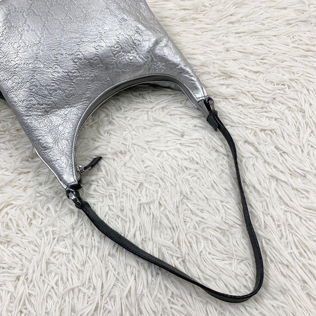 ま*ー様 【✨美品✨】 グッチ ワンショルダーバッグ GG柄 シマレザー シルバ
