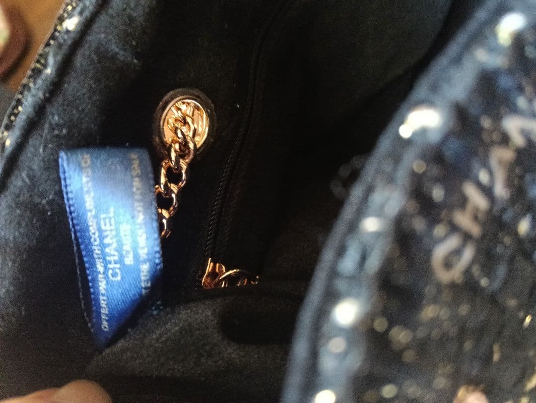 希少新品CHANEL シャネルノベルティーバッグゴールドチェーンブラックラメ