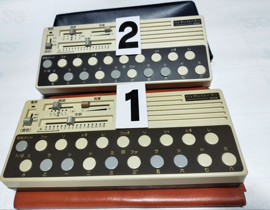 水光社製の詩吟練習用ハンディートレーナー「ST-40」です。