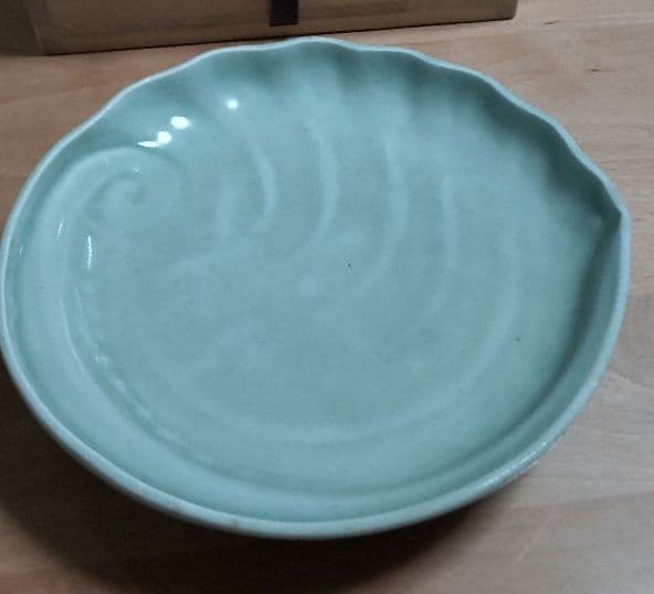 鍋島青磁　貝形皿　木箱つき