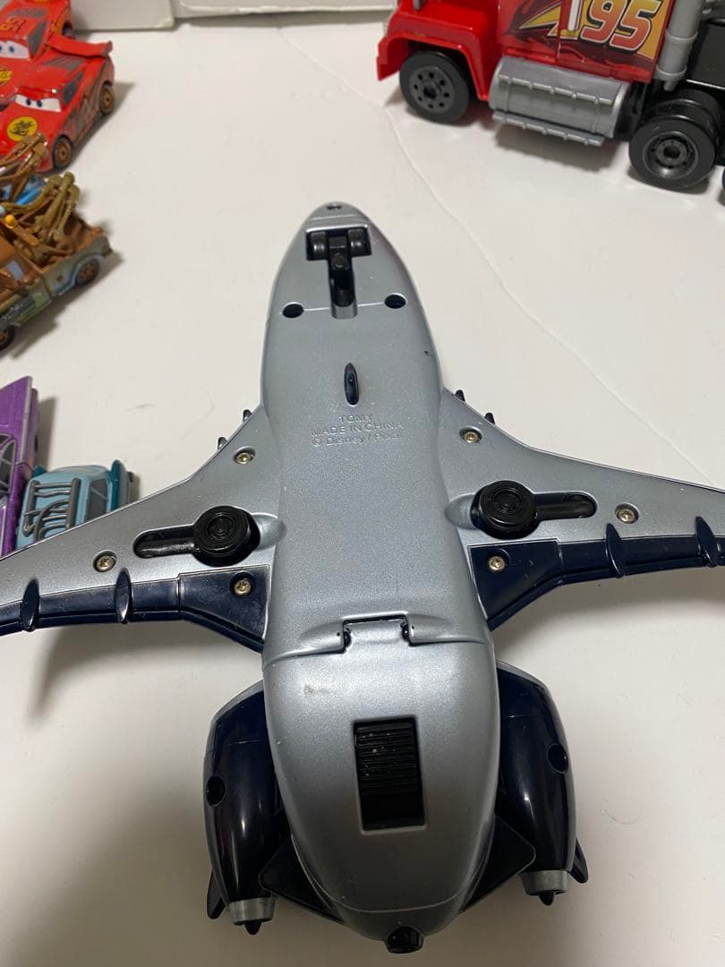 ディズニー カーズ トミカ たくさんのせよう!大きなマックトレーラー&シドレー