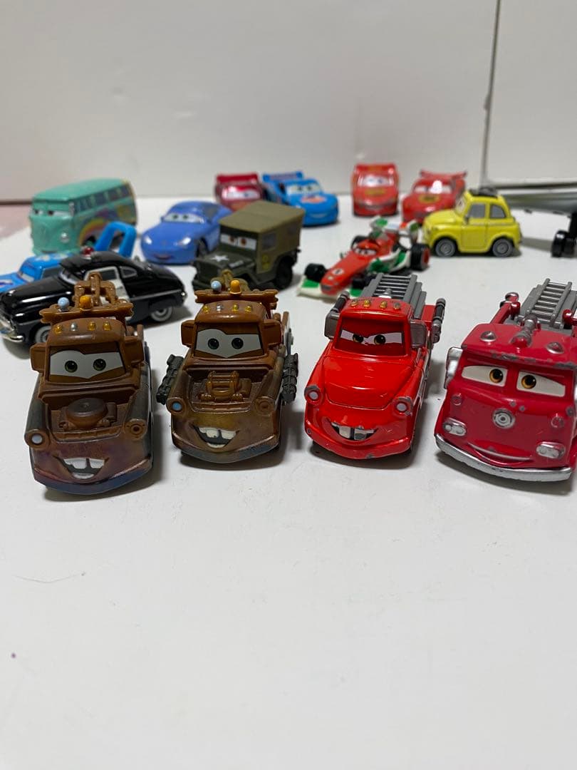 ディズニー カーズ トミカ たくさんのせよう!大きなマックトレーラー&シドレー