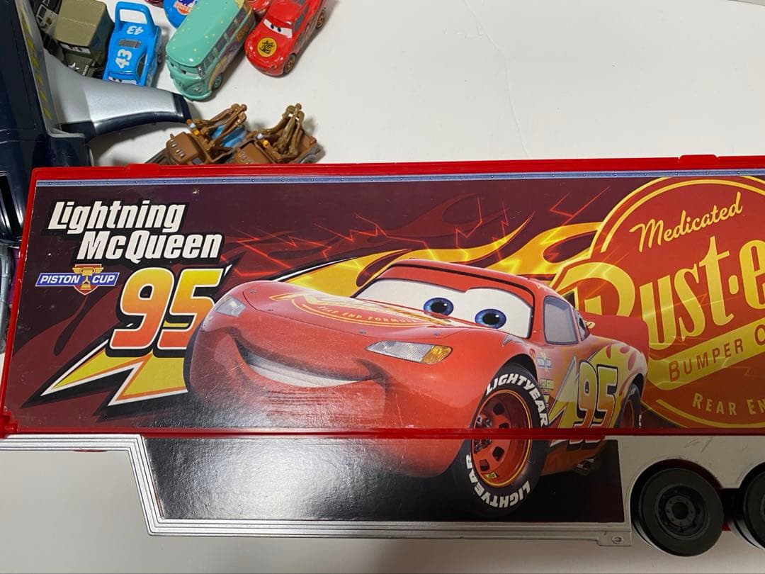 ディズニー カーズ トミカ たくさんのせよう!大きなマックトレーラー&シドレー