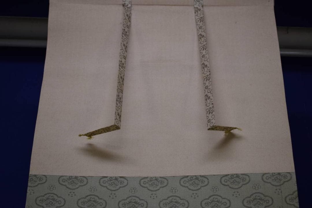 真作/北上聖牛/白梅蓑虫図/梅花ミノムシ図/布袋屋掛軸HI-400