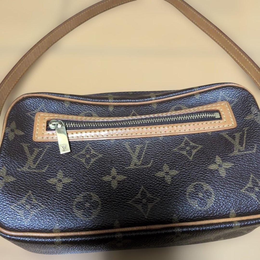 LOUIS VUITTON ルイヴィトン モノグラム ポシェットシテ