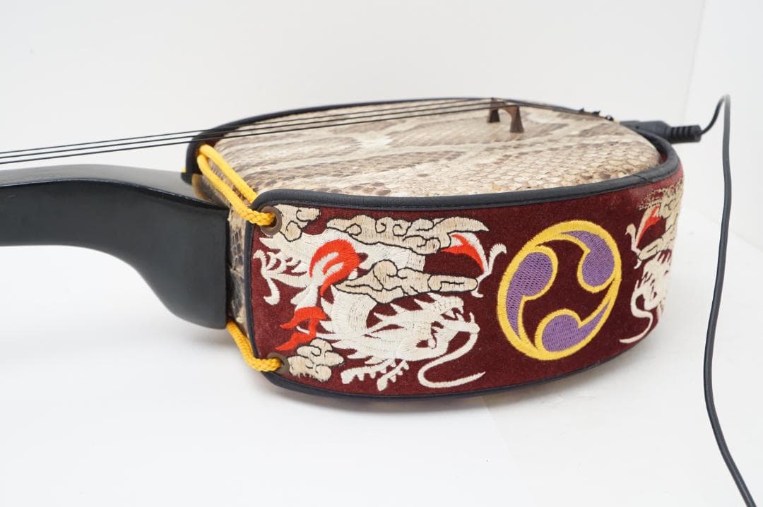 沖縄三線 本蛇革仕様 本皮 - メルカリ