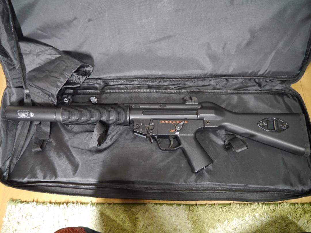 【中古】東京マルイ　H&K MP5 SD5 マガジン4本＋ソフトケース付