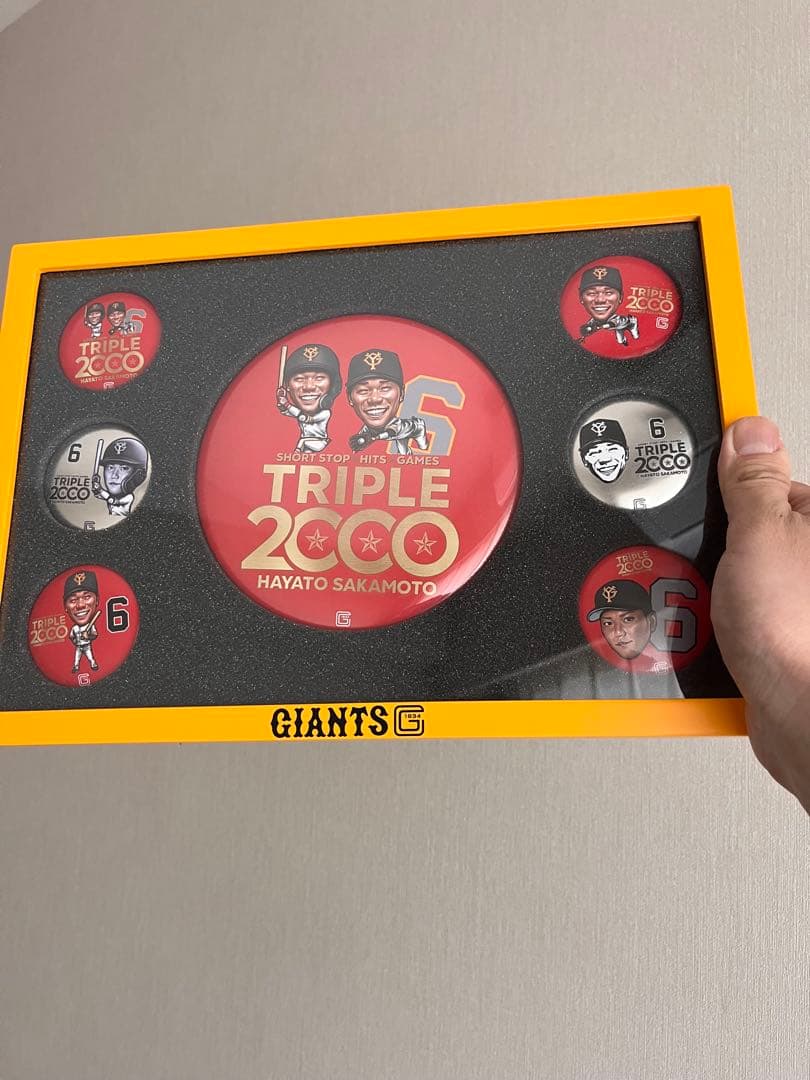 坂本勇人 トリプル2000記念缶バッヂ ジャイアンツ 巨人