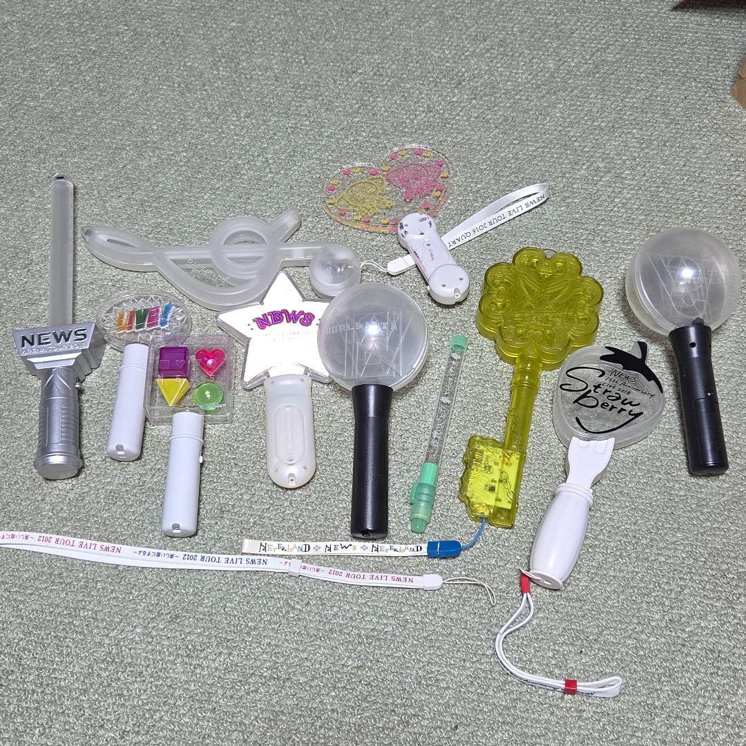 定価半額以下！ジャニーズNEWS　　ファイル　ペンライト　うちわ…まとめ売り