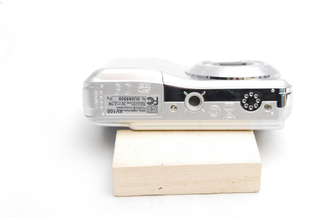 Canon キヤノン PowerShot E1 デジタルカメラ ホワイト 希少】Canon