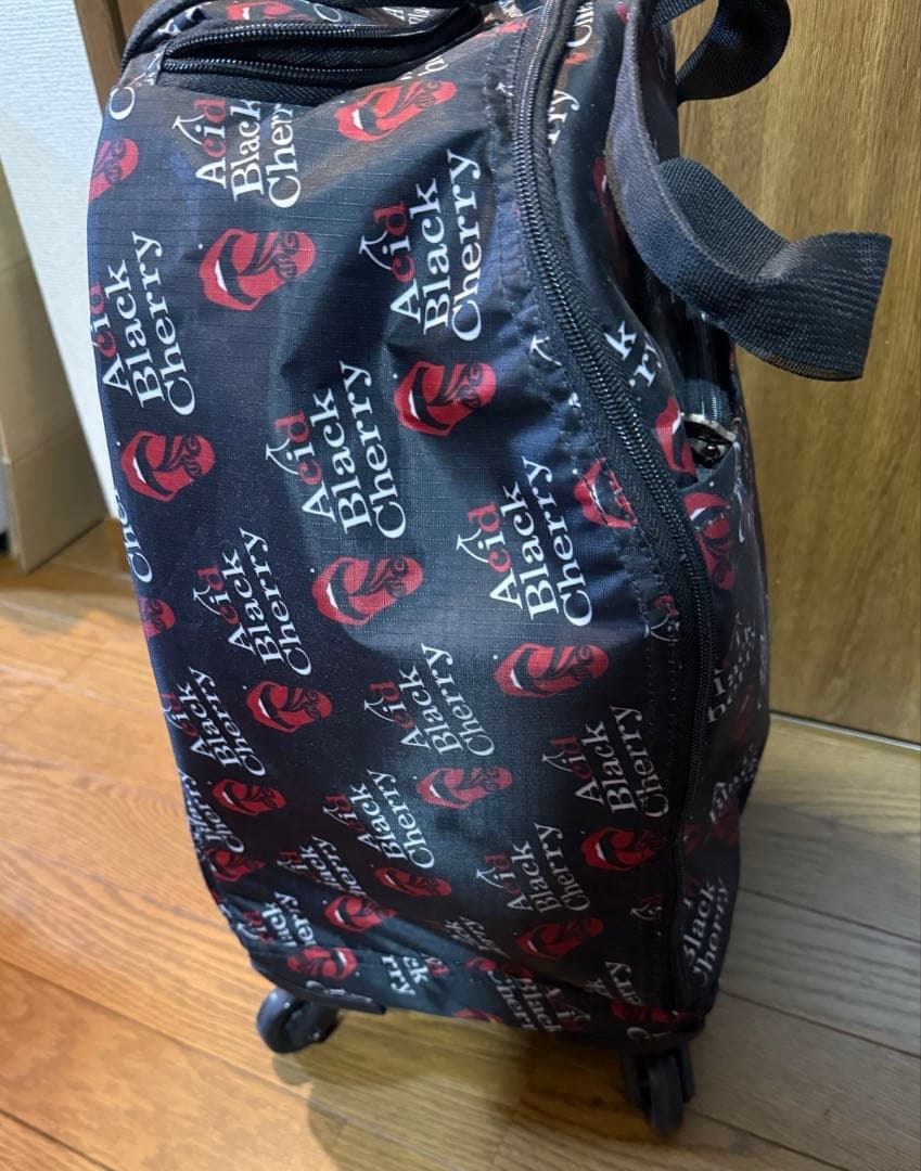 Acid Black Cherry ソフトキャリーケース - メルカリ