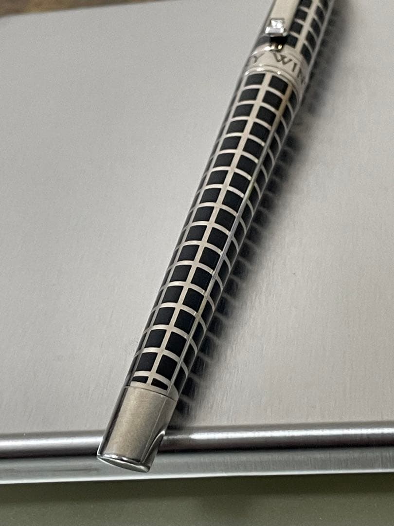 シリアルナンバー ダイヤモンド パラジウム仕上げ ハリーウィンストン