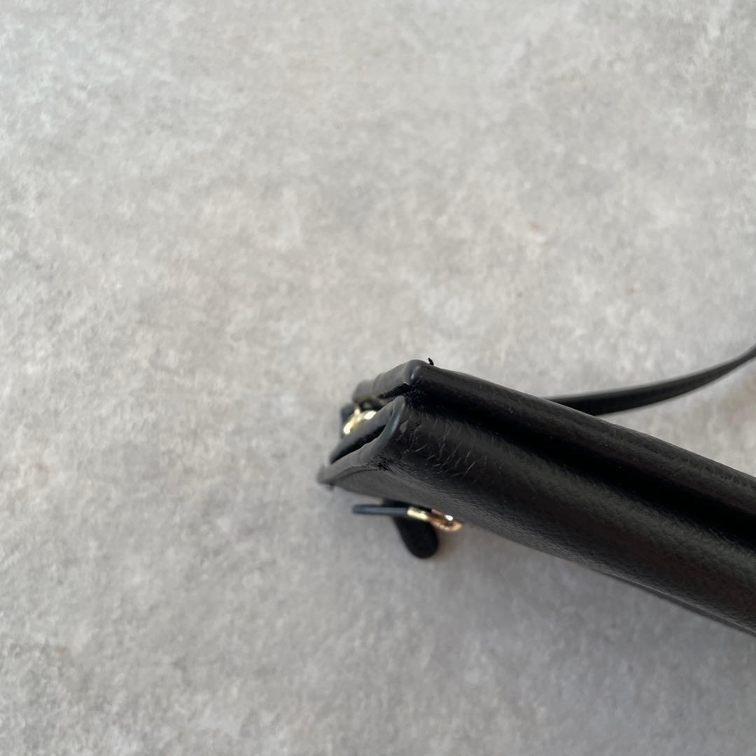 美品 イアパピヨネ Brooklyn Charm馬チャームウォレットショルダー