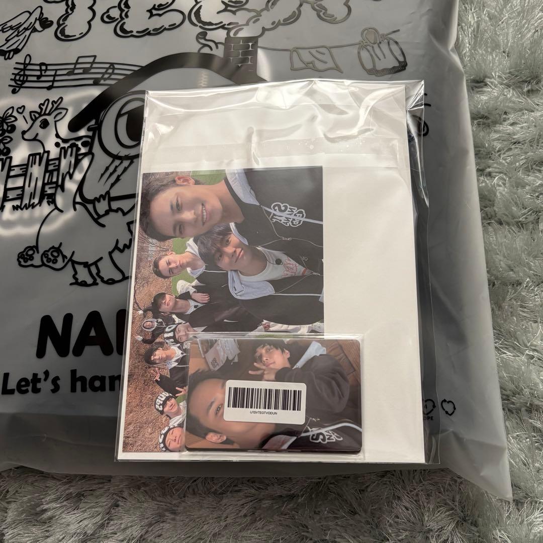 ナナ民泊 SEVENTEEN ジップアップフーディー Mサイズ