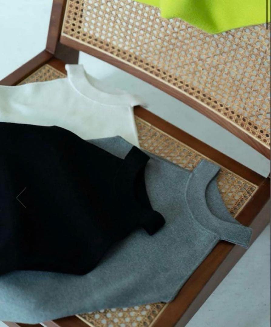 新品　KARRY American sleeve tank ブラック