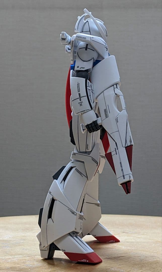 「地球は戦争する所じゃないでしょう！」ガンプラ完成品1/144　HG　∀ガンダム