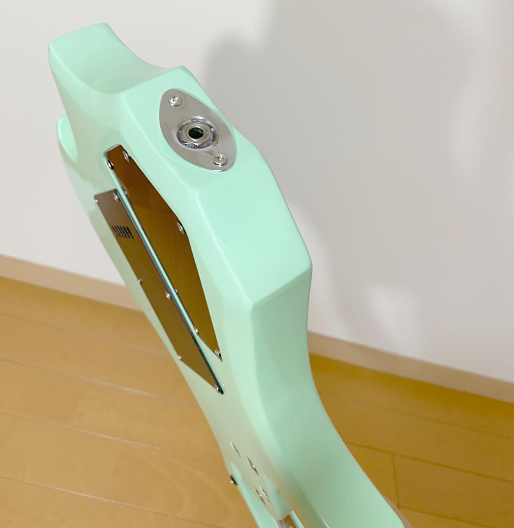 変形タイプ エレキギター サーフグリーン シンクロナイズドトレモロ