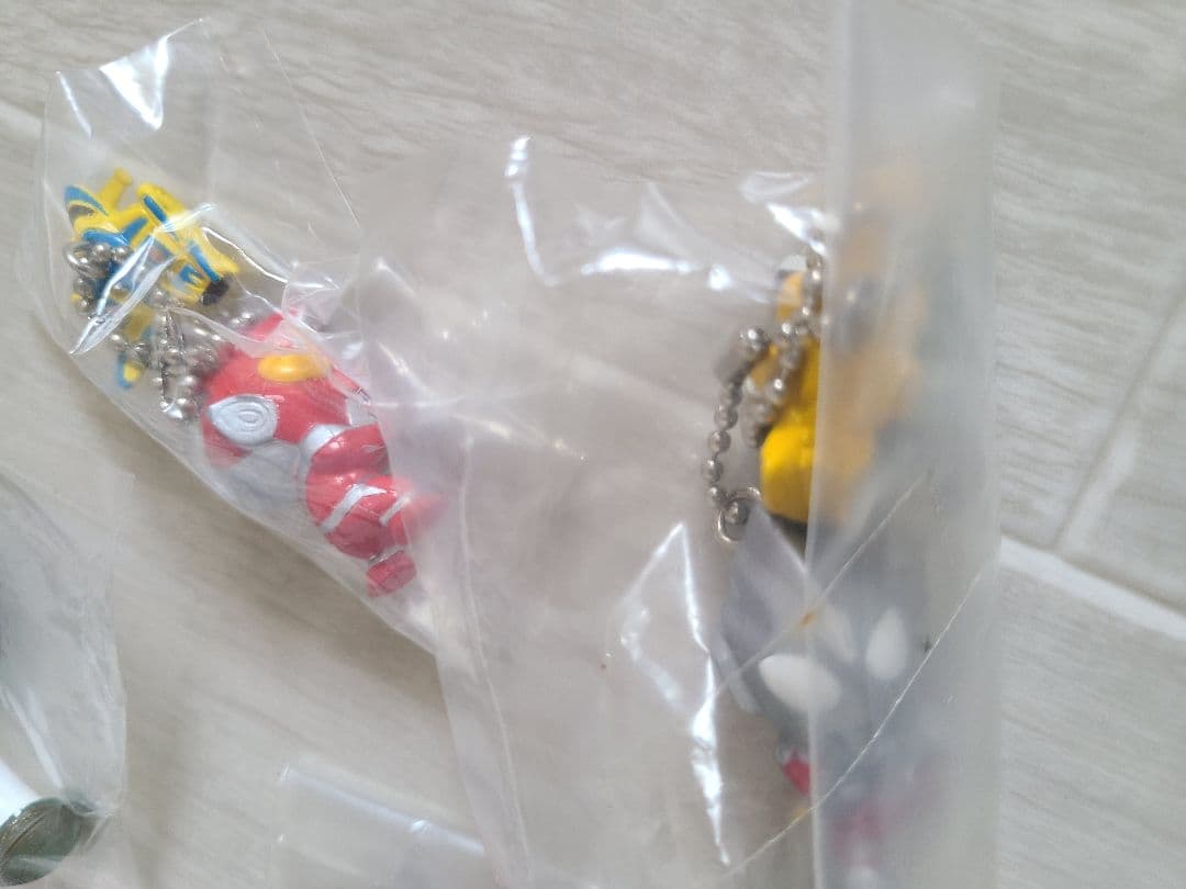 ウルトラマンキーホルダーレトロ怪獣　ダイナ　ティガ　ゼアス新品　ULTRAMAN