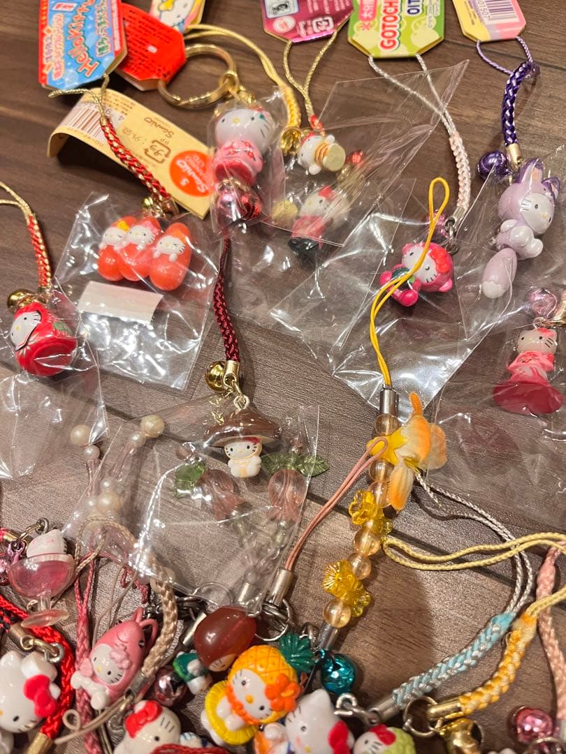 値下げ ご当地ハローキティ ストラップ セット 64個セット