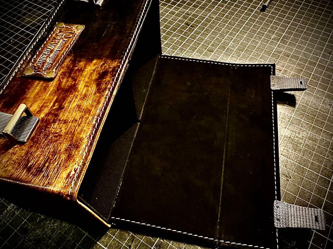 Pvt.Workshop 極 本革 デッキケース DB06 Natura