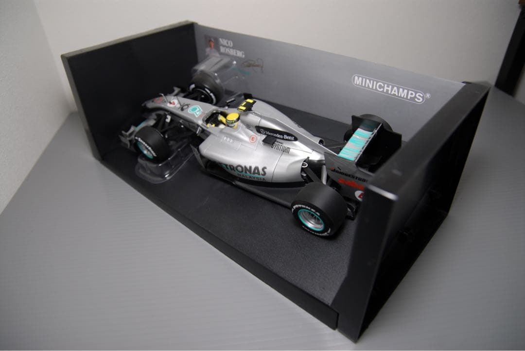 ミニチャンプス F1 メルセデスGP 1/18 ニコ・ロズベルグ ミニカー