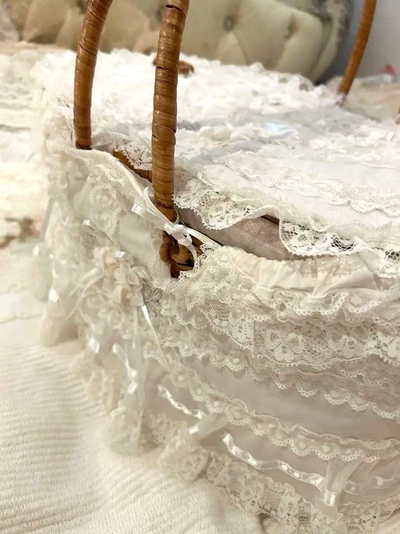 新品未使用】さえらヒスクローネかごホワイトレースバスケット