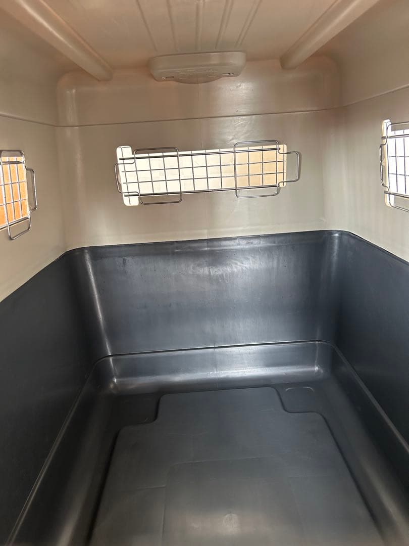 中型犬用キャスター付きケージ グレーとホワイト - ケージ買う