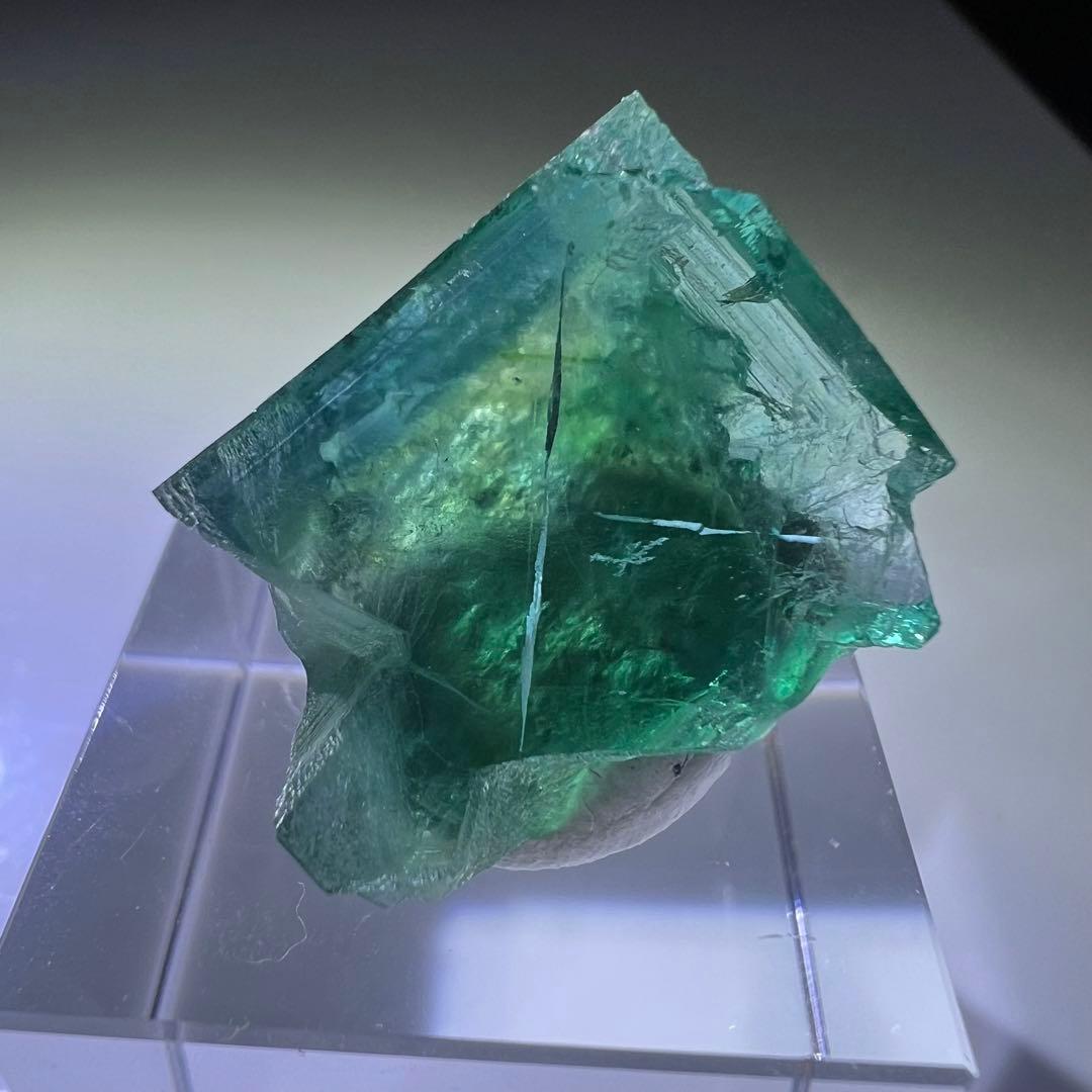 ヤオガンシャン 宝石シリーズ 「ライトエメラルドグリーン」フロー