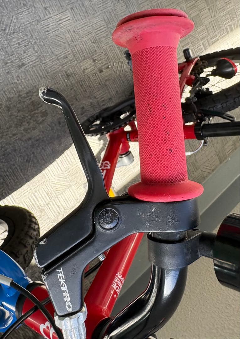 【値下げ済・送料込】ヨツバサイクル 16インチ自転車　ヒーローレッド