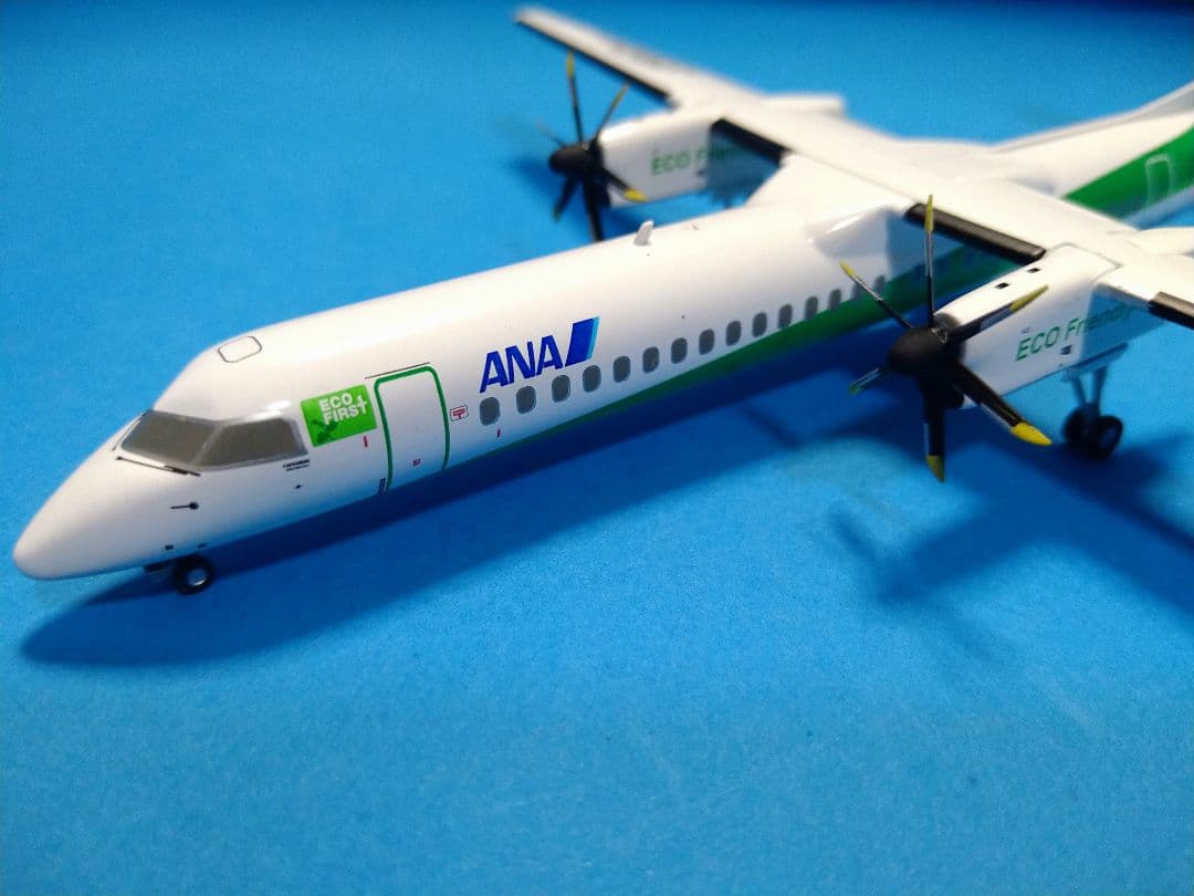 ANA全日空 DHC-8-400 Eco Bon JA857A 1/200 DHC-8-400就航20周年