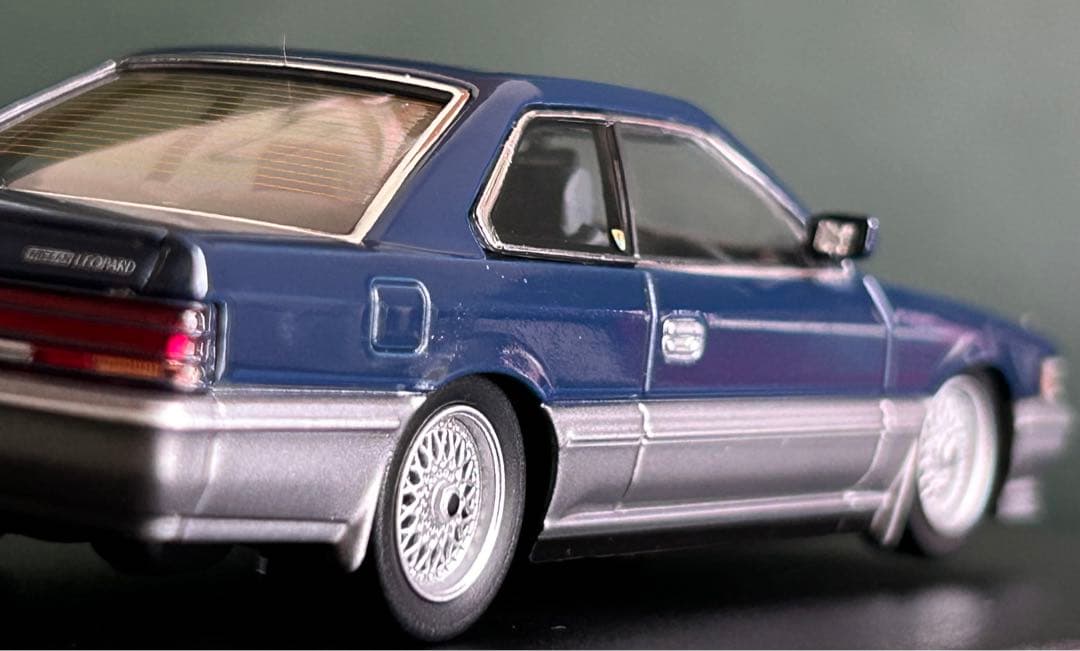 1/43 DISM F31 レパード アルティマ ダークブルーツートン