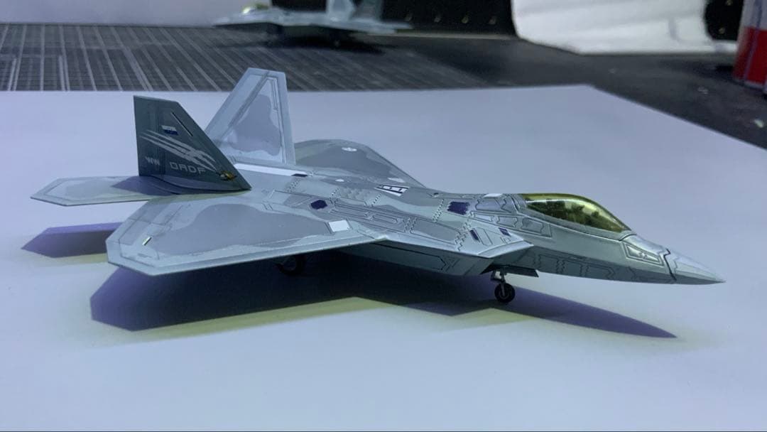 1/144スケールF22ラプターエースコンバット7トリガー仕様