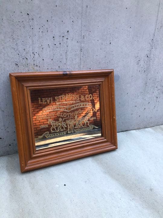 コレクター向け】リーバイス パブミラー 1973年製オリジナル - メルカリ