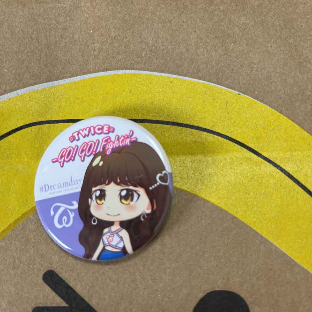 TWICE モモ GO! GO! Fightin' 缶バッジ