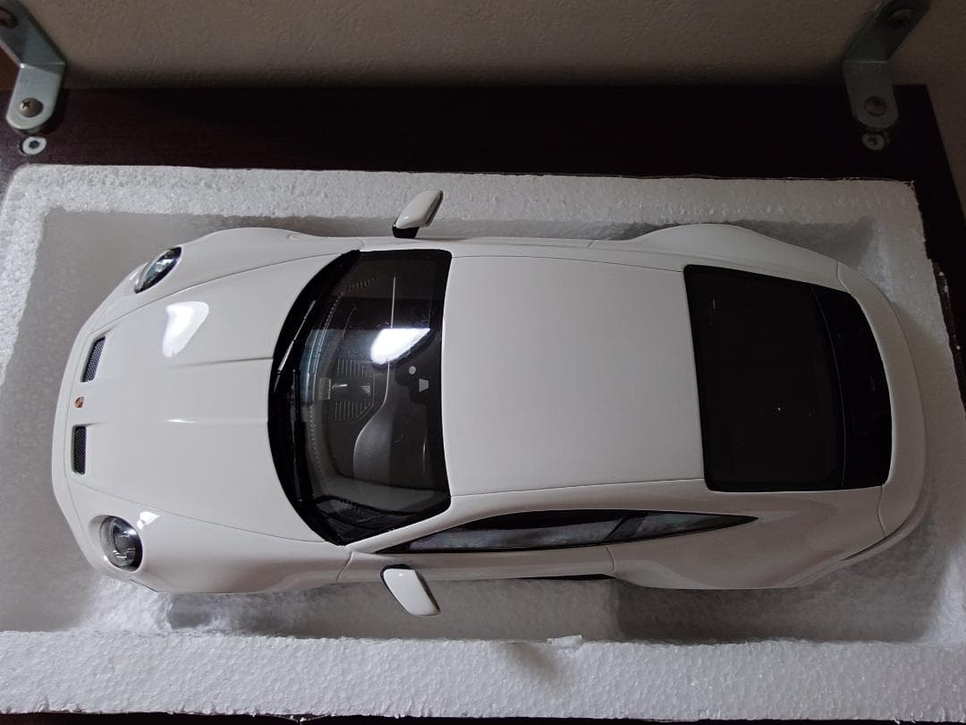 ミニチャンプス 1/18 ポルシェ 911 992 GT3 ツーリング ホワイト