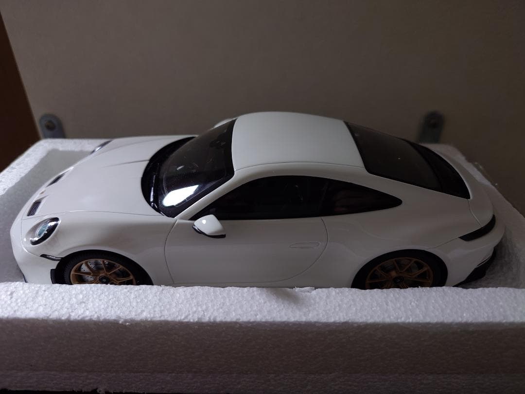 ミニチャンプス 1/18 ポルシェ 911 992 GT3 ツーリング ホワイト