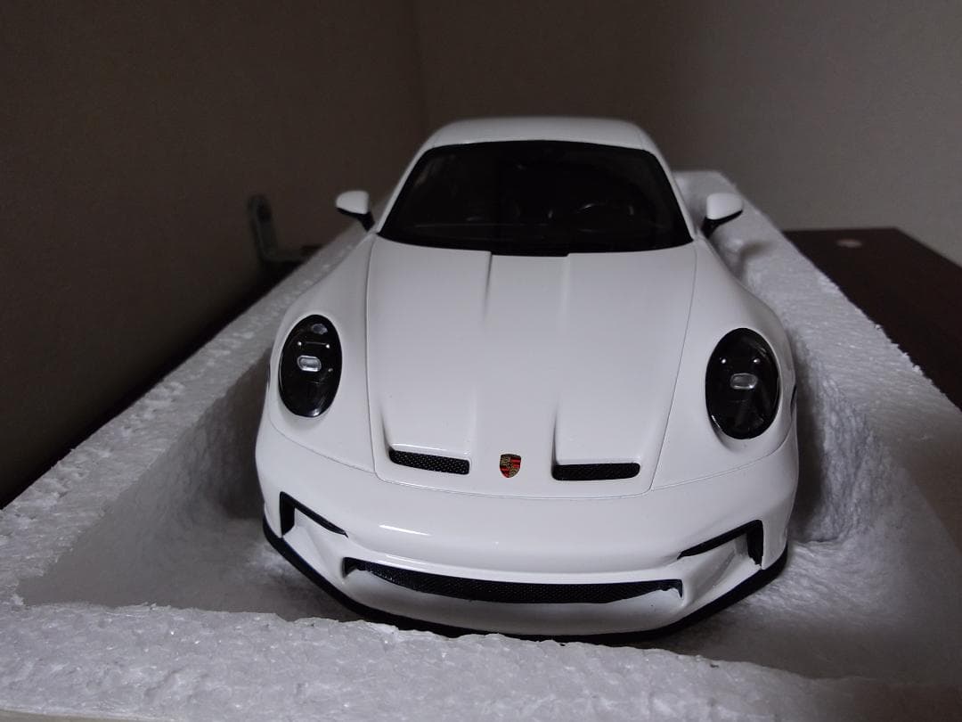 ミニチャンプス 1/18 ポルシェ 911 992 GT3 ツーリング ホワイト