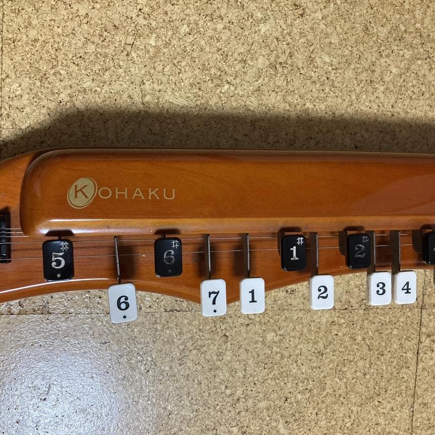 Suzuki 大正琴 こはく ソプラノ KOHAKU ケース付き 電機 スズキ 楽器・機材